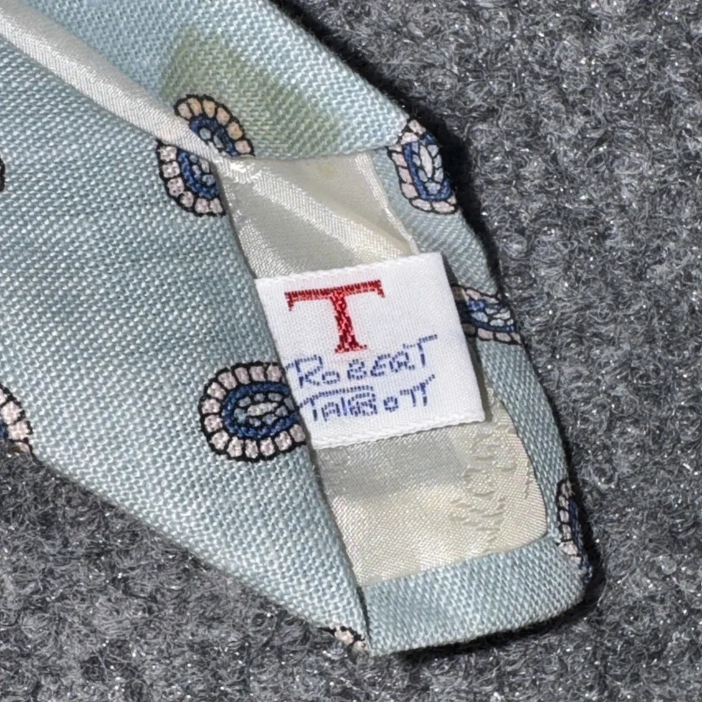 Robert Talbott Hand Sewn Finest Linen Tie Light Blue Medallion Made In USA